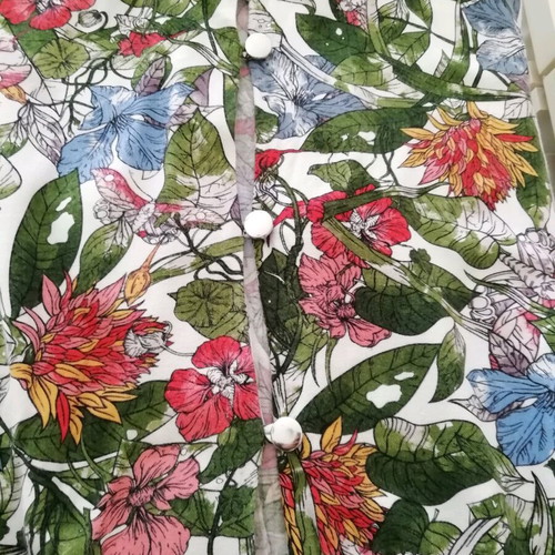 Floral blouse like new, size M