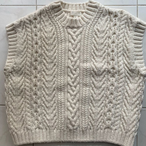 H&M sleeveless knitted sweater like new, beige cream size M