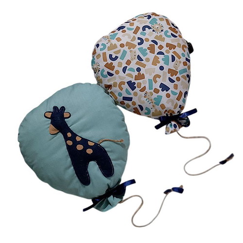 Set of 2 handmade hanging decorative balloons with giraffe