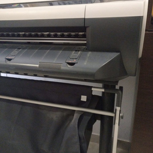 Canon iPF605 Plotter Printer used with stand