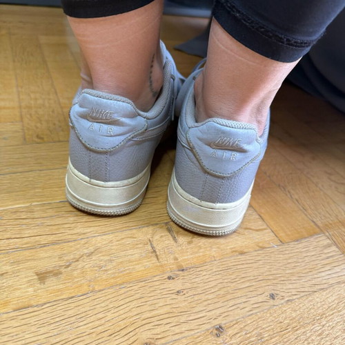 Nike sneakers women's used, grey with silver details, size 39