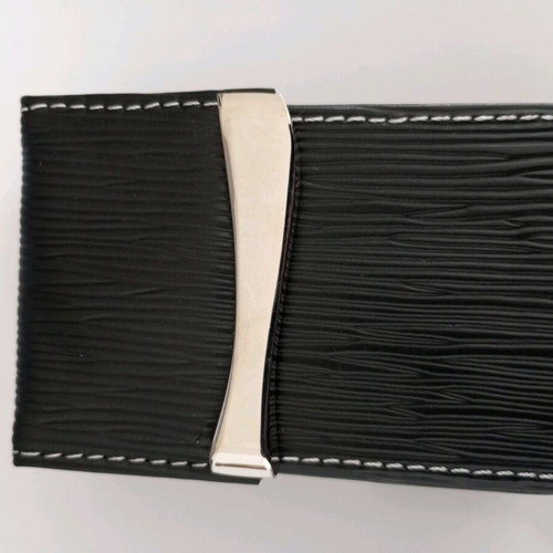 Black cigarette case new with automatic magnetic metal lid