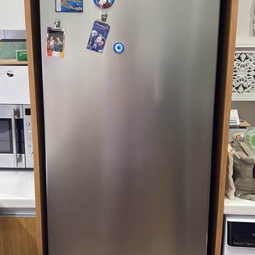 Tesla refrigerator freezer 262lt RC2600MXE