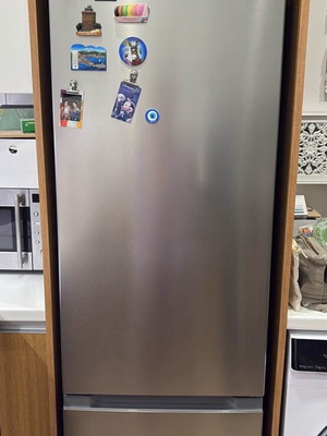 Tesla refrigerator freezer 262lt RC2600MXE
