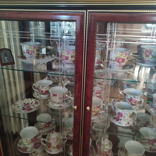 Showcase made of rosewood, like new, 100x70x30 cm