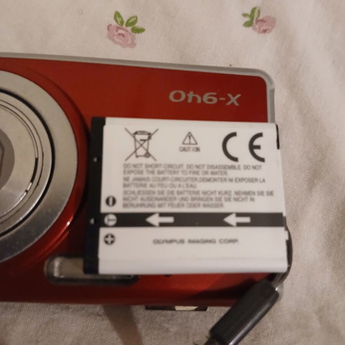 Olympus X940 digital camera used, for parts or collection