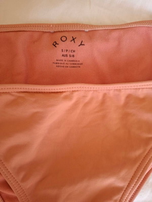 Roxy bikini set used, salmon color, size S