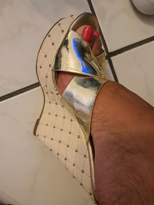Mules platform Fred like new, gold color, size 36