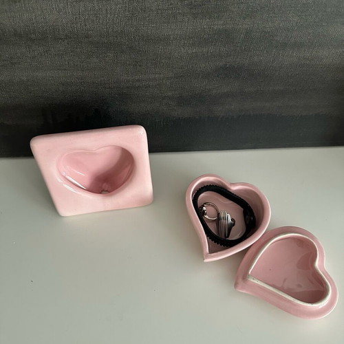 Vintage ceramic heart jewelry box and frame set pink like new