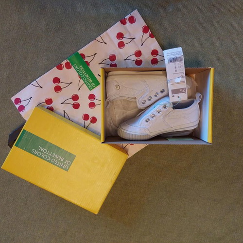 Benetton children's sneakers size 25, white