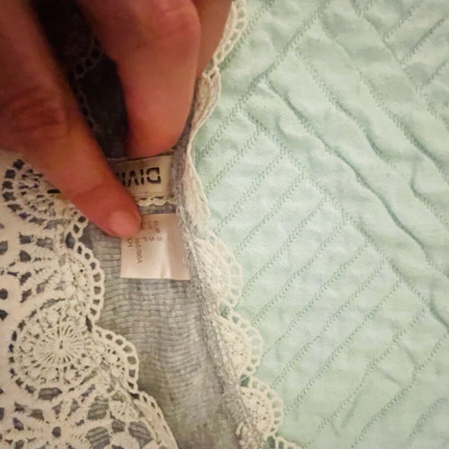 H&M t-shirt like new with lace and jersey fabric, size S