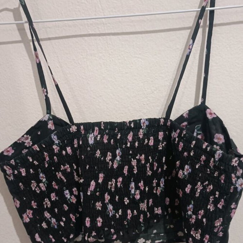 Floral top like new, summer crop top size M