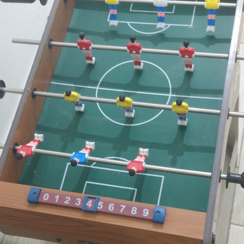 Foosball table game, missing ball
