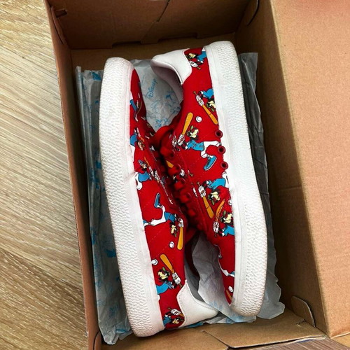Adidas x Disney Limited Edition sneakers size 39 like new, red
