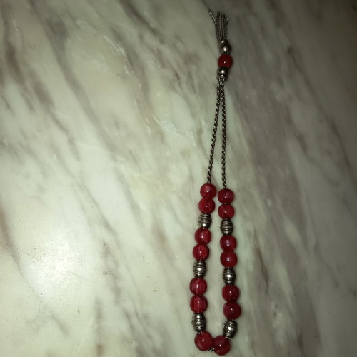 Greek komboloi with 15 red and 6 silver beads, like new