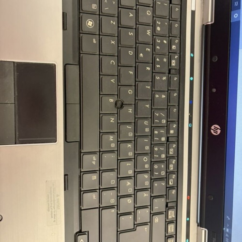 HP EliteBook 8440p laptop used with Windows 10 Greek and charger