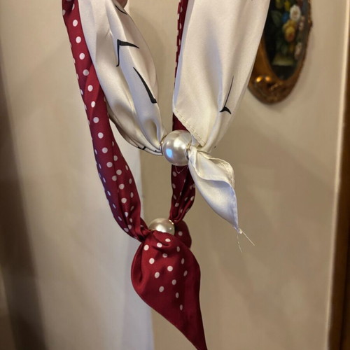 Scarves with magnetic clasp and pearl, new, white and red