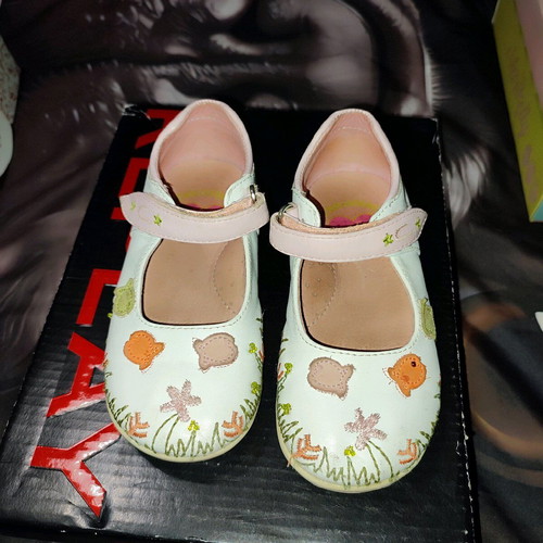 Crocodilino ballerinas size 25 like new, white leather