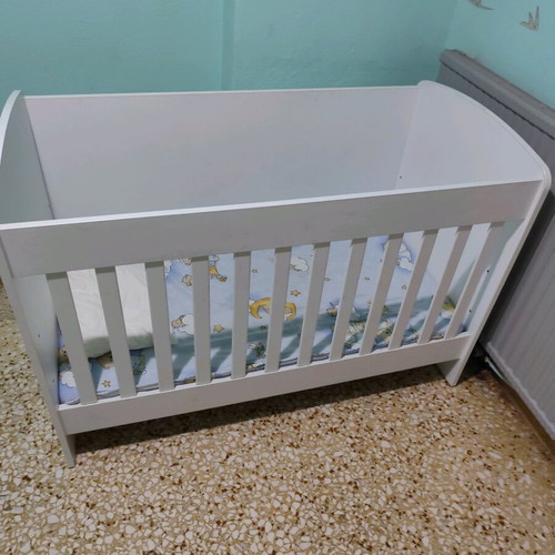 Baby cot white like new with mattress and pillow