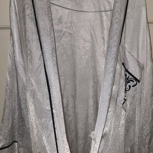 White satin silk robe new, size Large