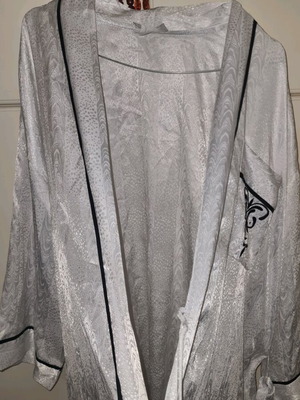 White satin silk robe new, size Large