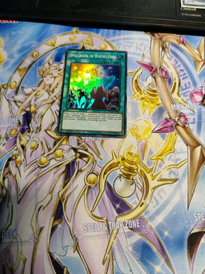 Spellbook of Knowledge αυθεντική κάρτα Yu-Gi-Oh σαν καινούργιο
