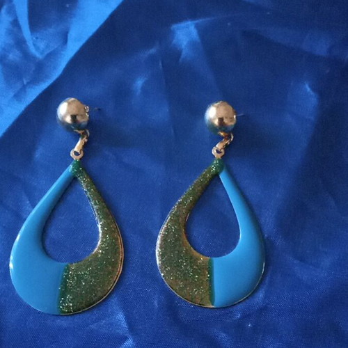 Turquoise and green dangling earrings like new