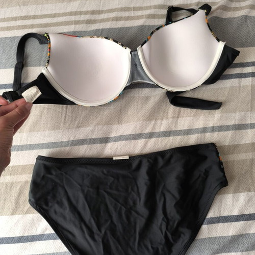 Bikini set size L-XL like new, multicolor