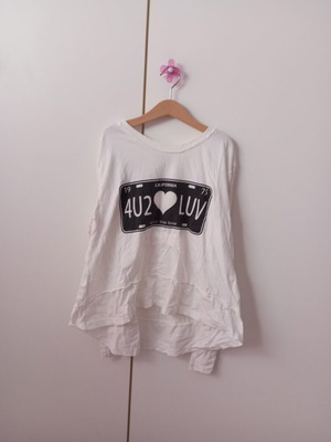 Iconic blouse size S like new, black and white