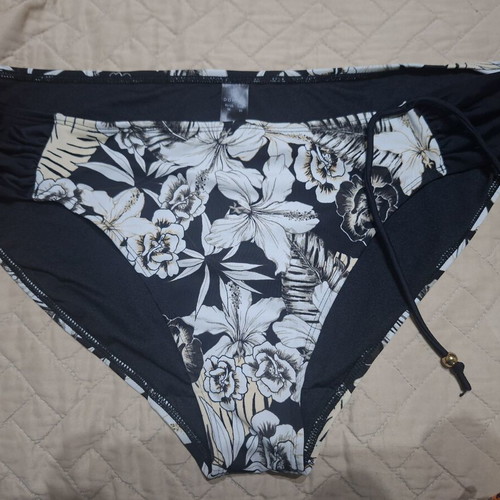 Dorina swimwear bottom like new XXXL black and white