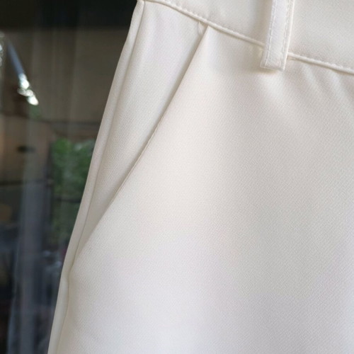 White pants new one size with zipper