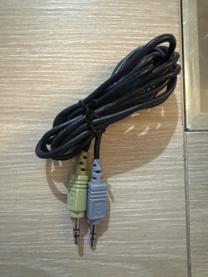 Audio mini Jack 3.5mm male cable 1.8cm like new