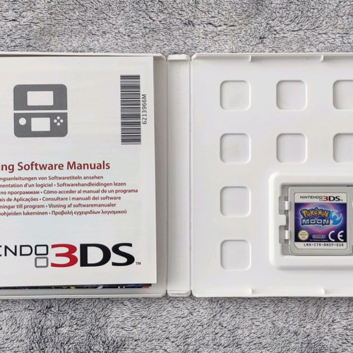 Pokemon Moon Nintendo 3DS μεταχειρισμένο με βιβλιαράκι