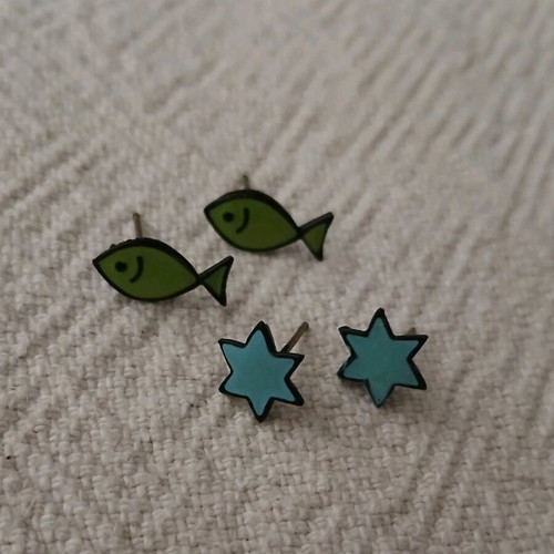 Stud earrings new with enamel, 2 pairs, blue and green