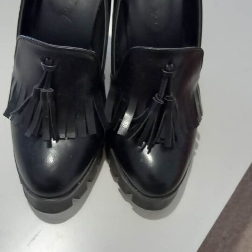 Black women's shoe size 37 like new