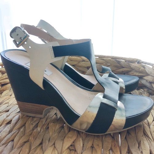 Clarks Rosalie Petal women's leather sandals like new, size 41