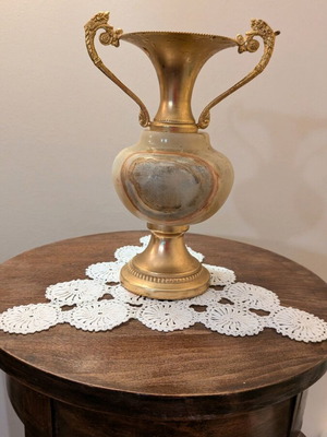 Onyx decoration like new, 19 cm height