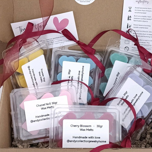 Wax Melts gift set with 6 premium heart-shaped clamshells made to order