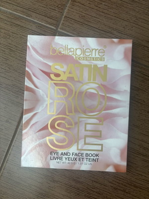 Bellapierre Satin Rose palette like new with eyeshadows blush highlighter bronzer