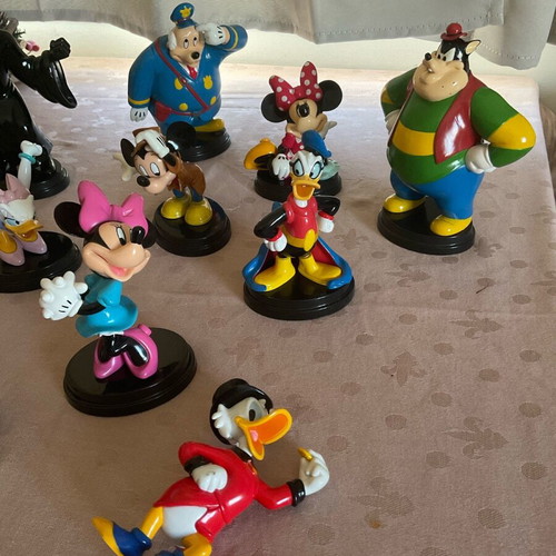 Deagostini Disney figures like new, complete with bases