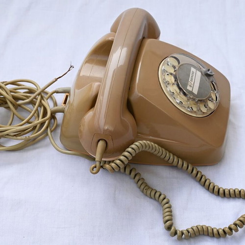 Siemens-FeTAp 611-2 tabletop telephone used, 1970s vintage