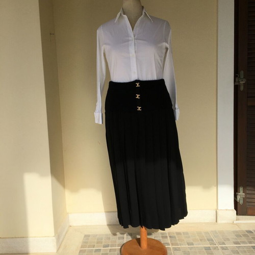 Liana Camba pleated skirt black, like new, size L 40 12