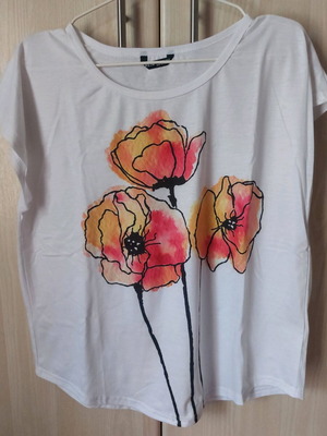 Shein T-shirt white with flowers like new, size L