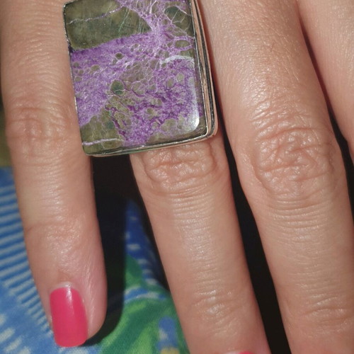 Ring with Purpurite polished stone size USA 5.5 new