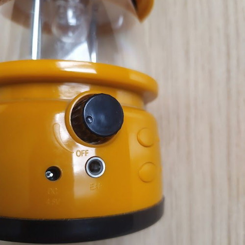 Camping lantern radio like new with fluorescent lamp and speaker
