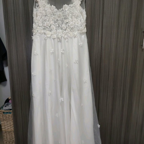 Wedding dress new romantic style with embroidery, tulle and lace, size 38/40