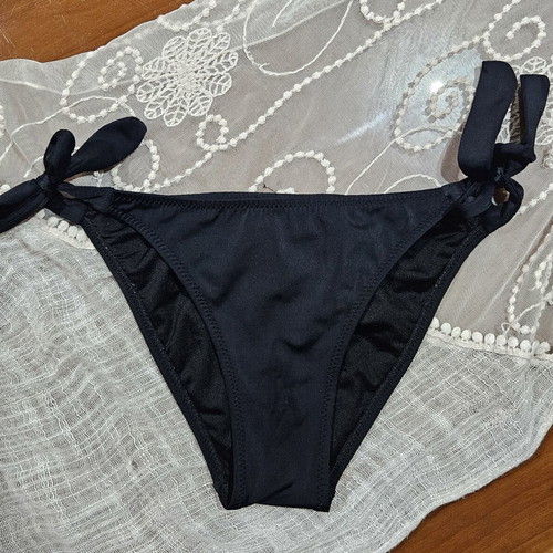 Yamamay black swimsuit like new, adjustable ties, full coverage