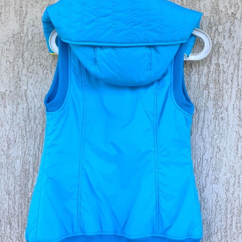 Burton Dryride sleeveless snow jacket size S like new, blue