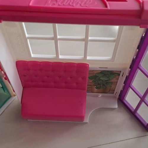 Barbie restaurant suitcase used, portable