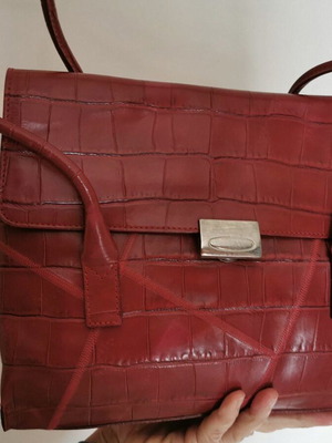 Elegant women's shoulder bag with flap, red crocodile leather